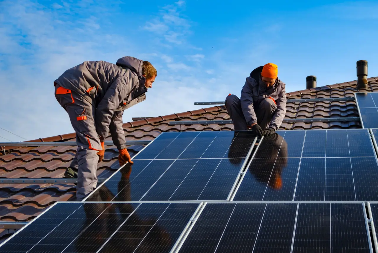 Çatınıza Güneş Doğsun: Adel Solar Enerji ile Çatı GES Çözümleri
